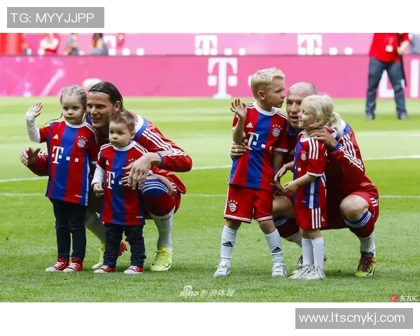 萌娃与足球明星亲密互动瞬间感动全场的视频记录