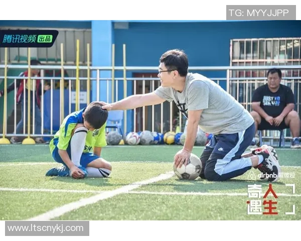 足球明星走进幼儿园探访孩子们的梦想与未来 足球明星走进幼儿园探访孩子们的梦想与未来